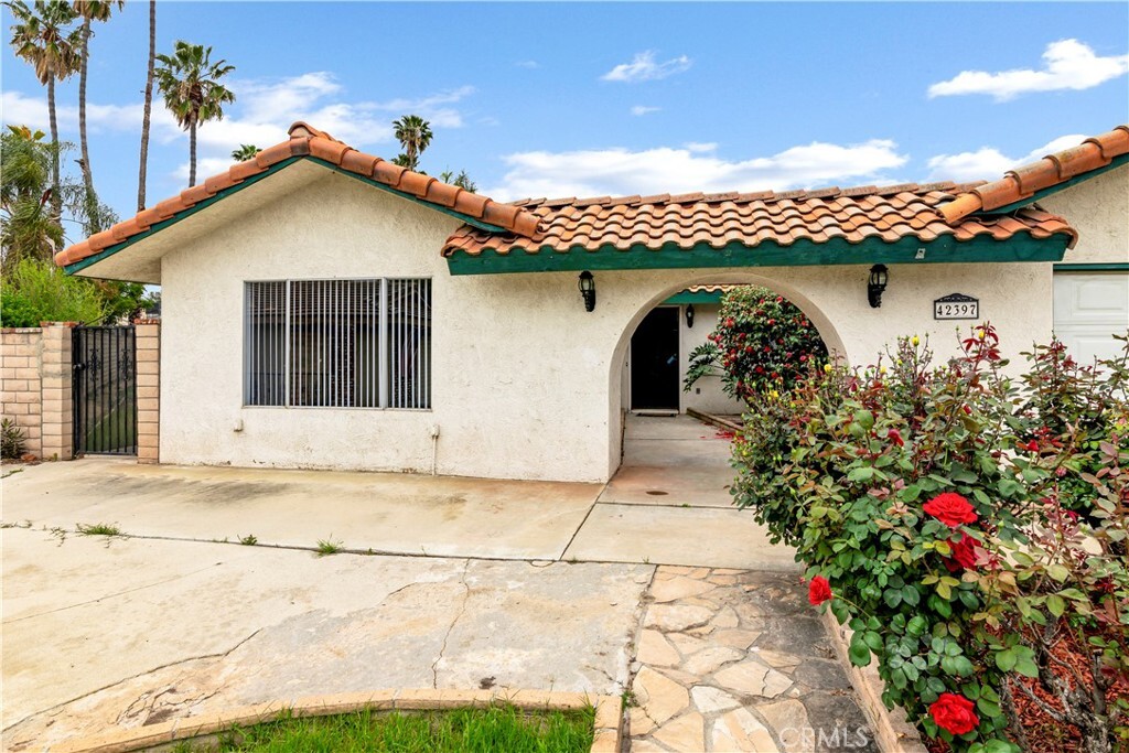 Property Photo: 42397 Santiago Drive CA 92544