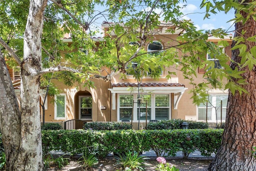 Property Photo:  453 N Altadena Drive 7  CA 91107 