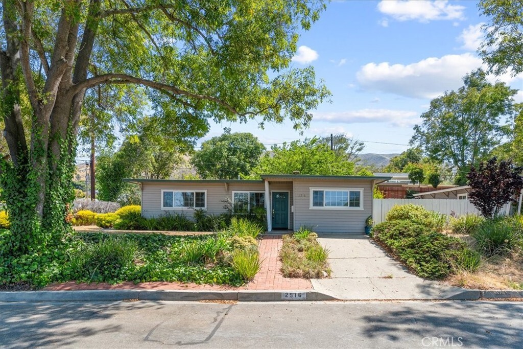 Property Photo:  2516 Greta Place  CA 93401 