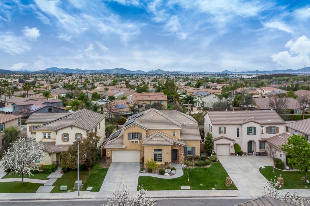 Property Photo: 31057 Tiverton Rd CA 92584
