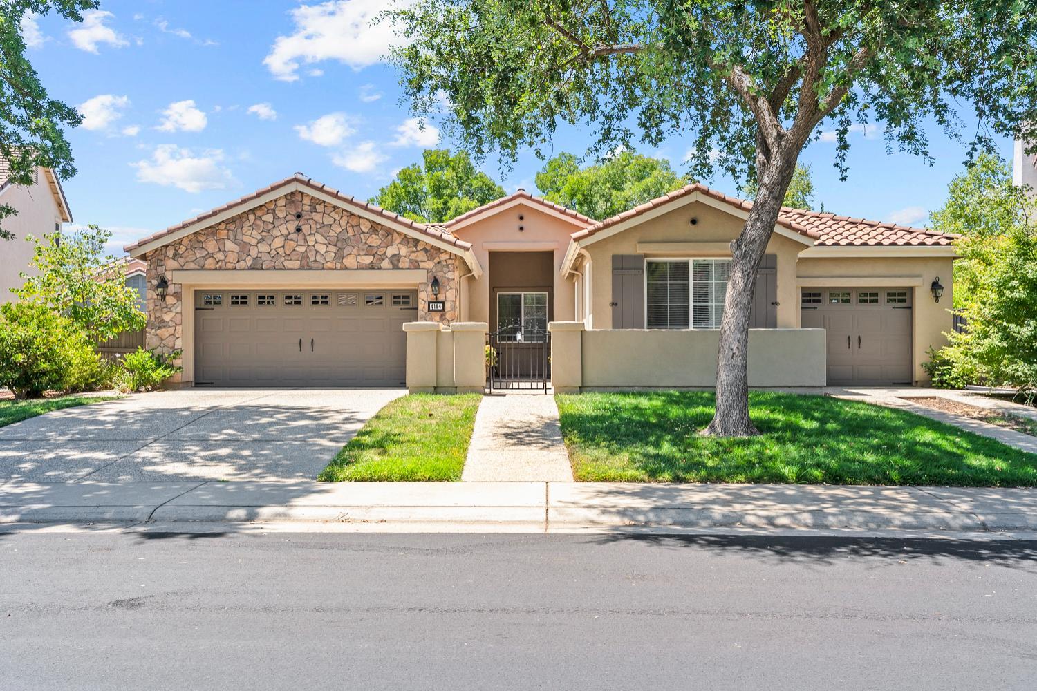 Property Photo: 4194 Tulip Park Way CA 95742