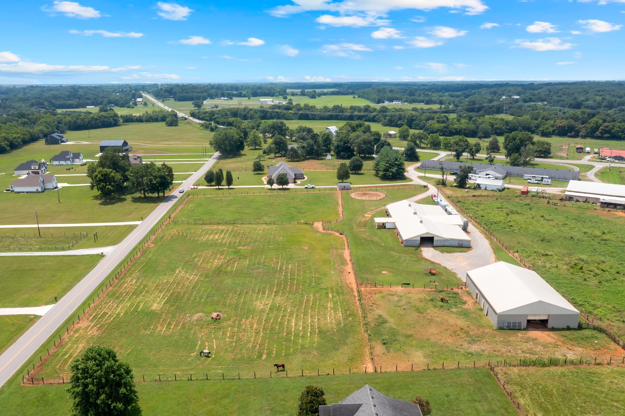 Property Photo:  827 Longview Rd  TN 37160 