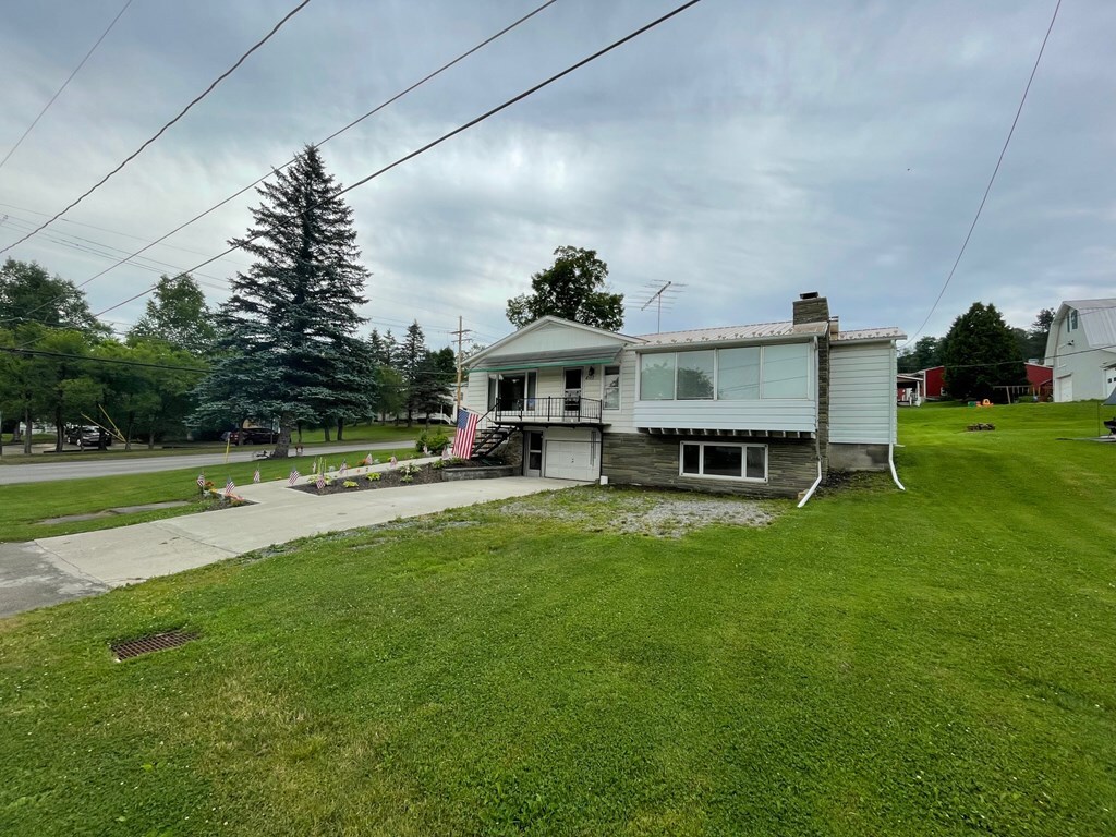Property Photo: 401 Center St PA 16948