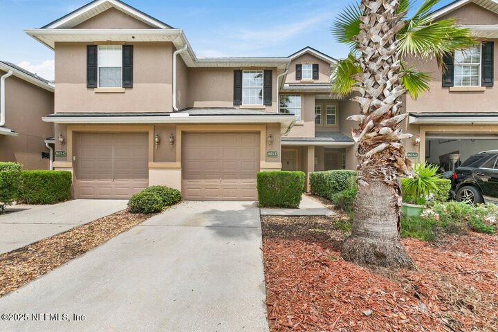 Property Photo: 3625 Creswick Circle D FL 32065