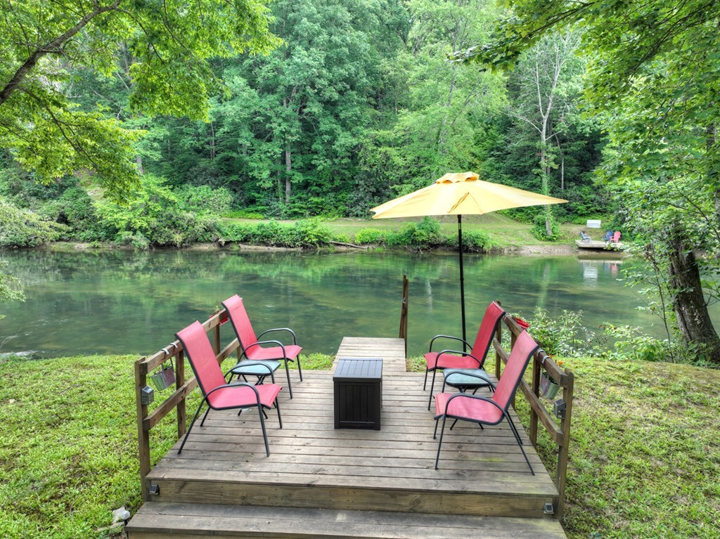Property Photo: 588 Blackberry Drive GA 30559