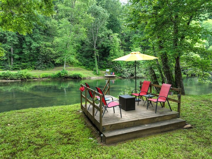 Property Photo:  588 Blackberry Drive  GA 30559 