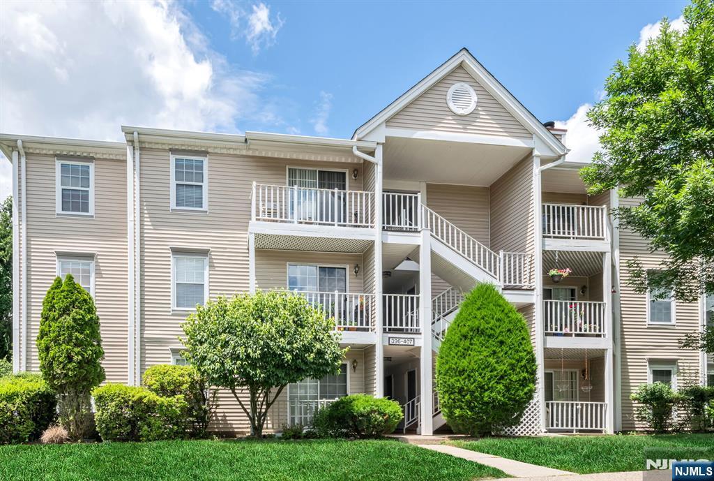 401 Poets Way  Mahwah NJ 07430 photo