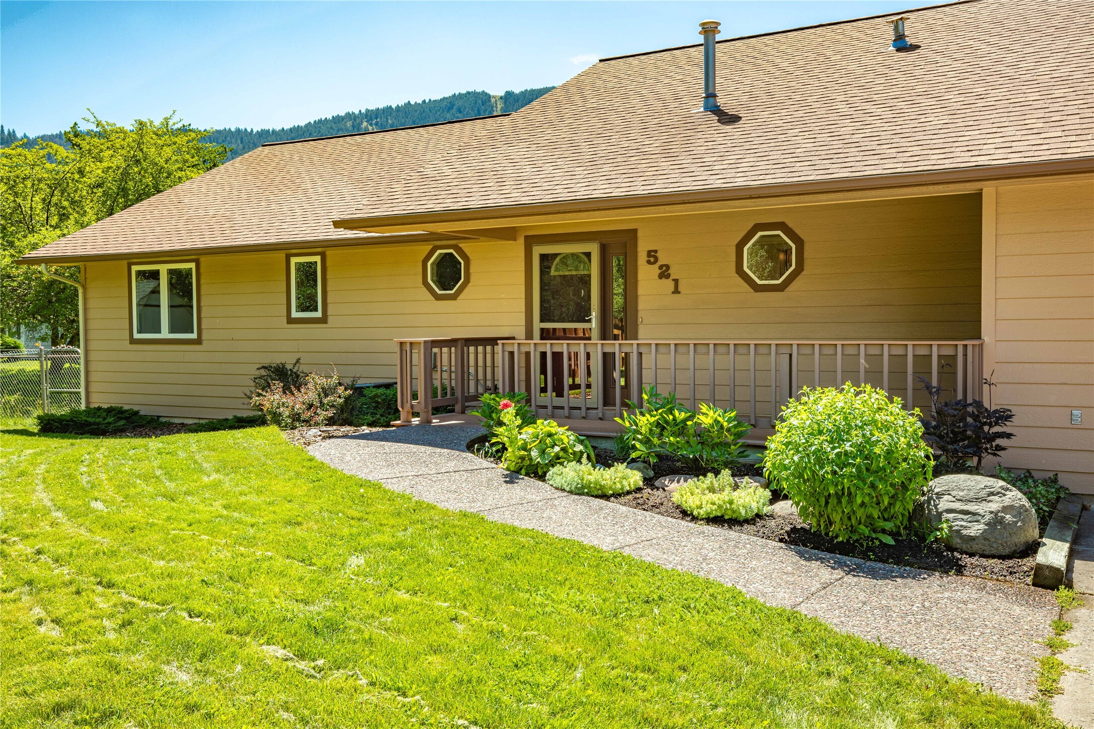 Property Photo: 521 Arbor Drive MT 59802