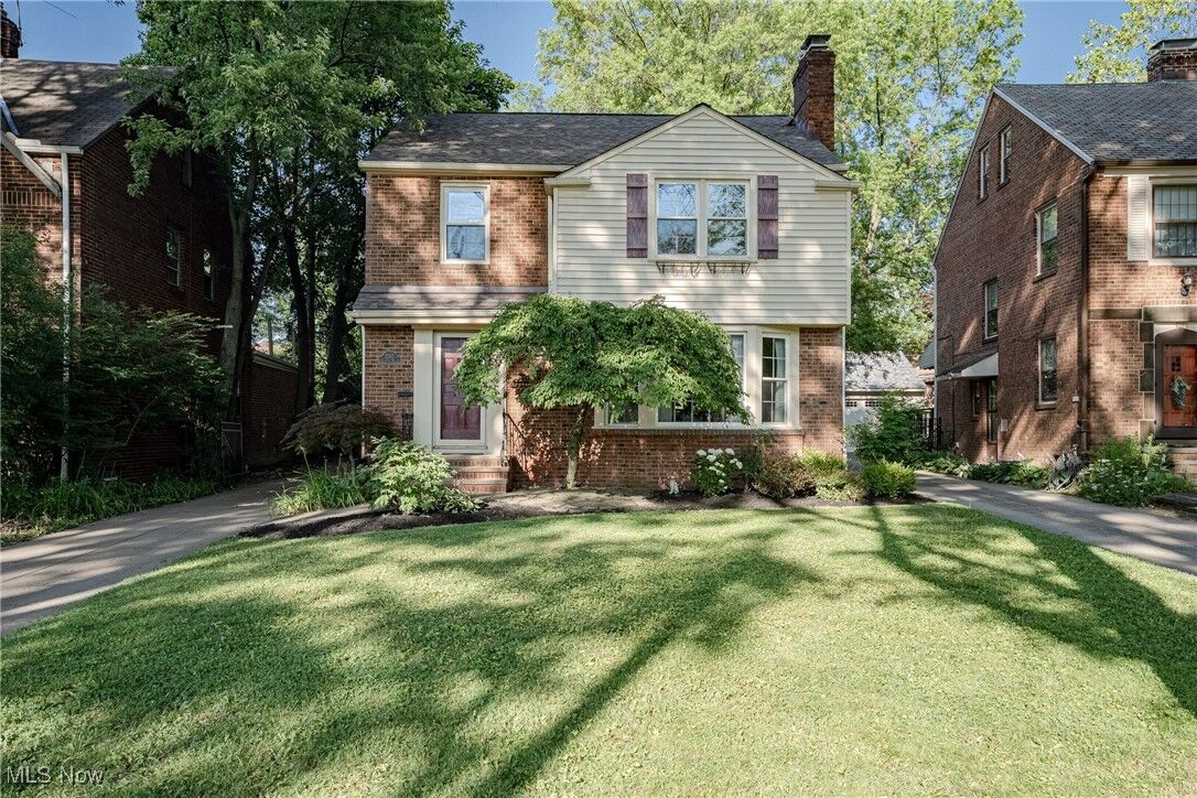 Property Photo:  2383 Saybrook Road  OH 44118 