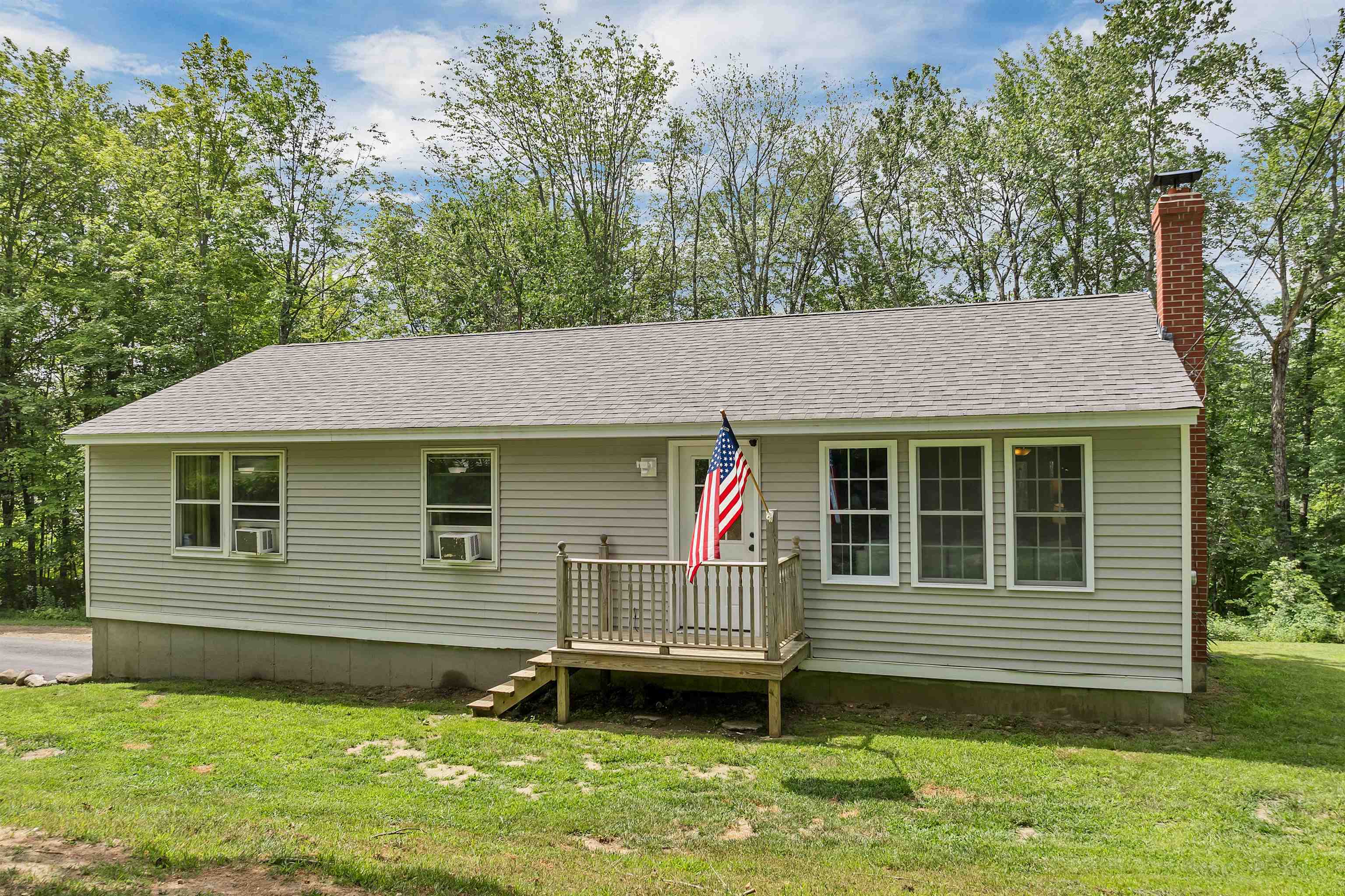 Property Photo:  89 1st Crown Point Road  NH 03884 