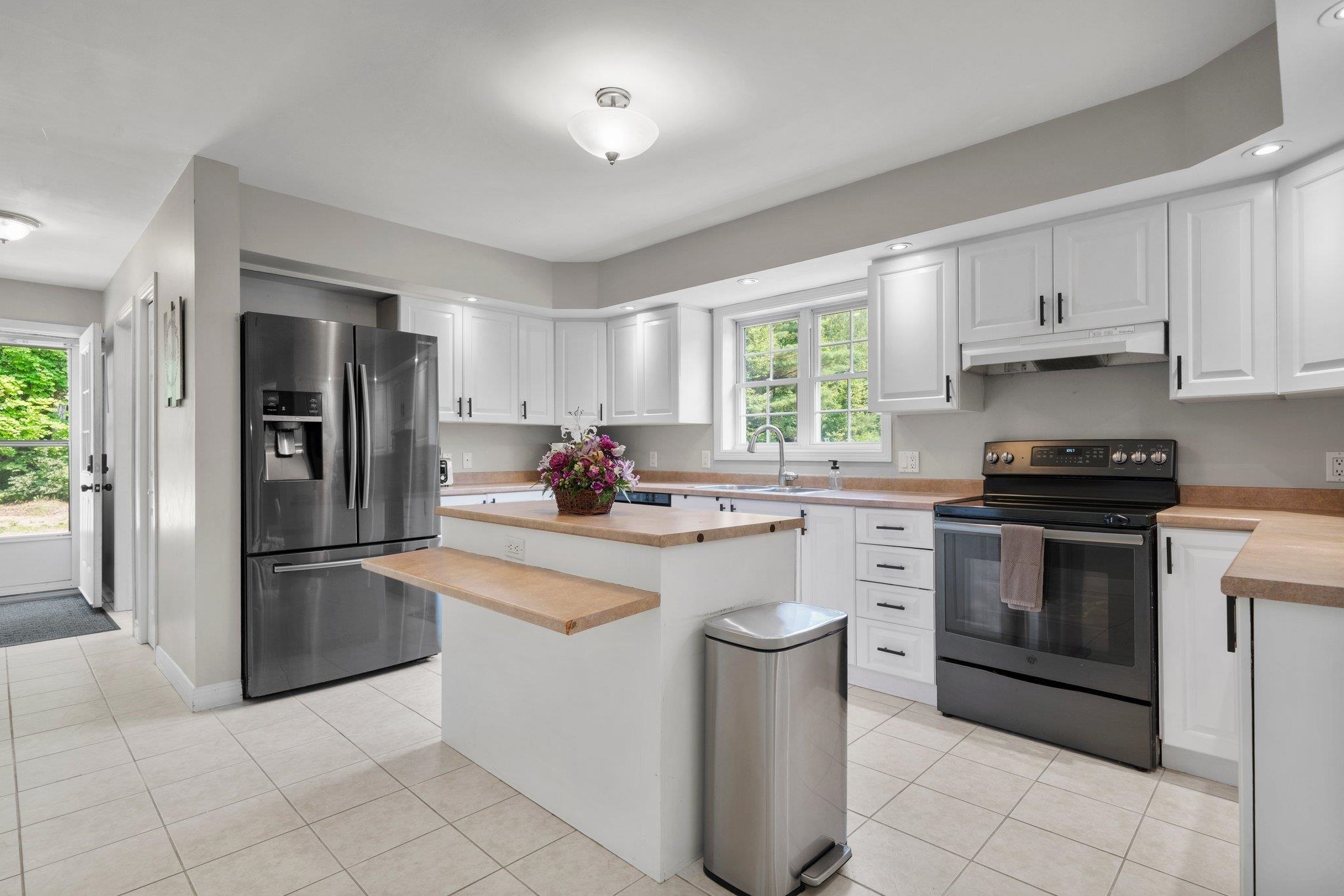 Property Photo:  31 Villanova Drive  NH 03303 