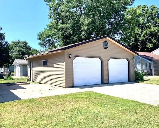 Property Photo: 19 1st Avenue NE MN 55332