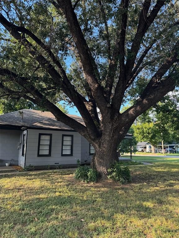 Property Photo: 601 Harrisdale Avenue TX 76114