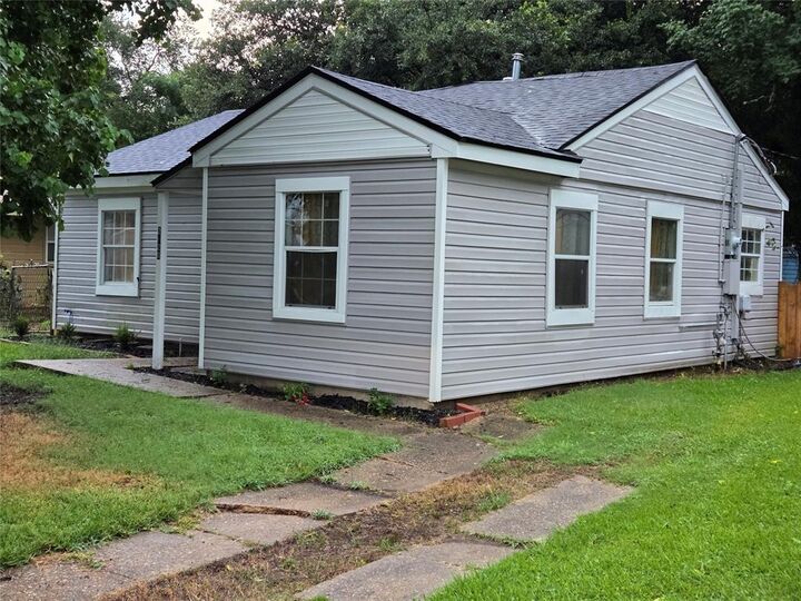 Property Photo:  2620 Tulip Street  LA 71112 