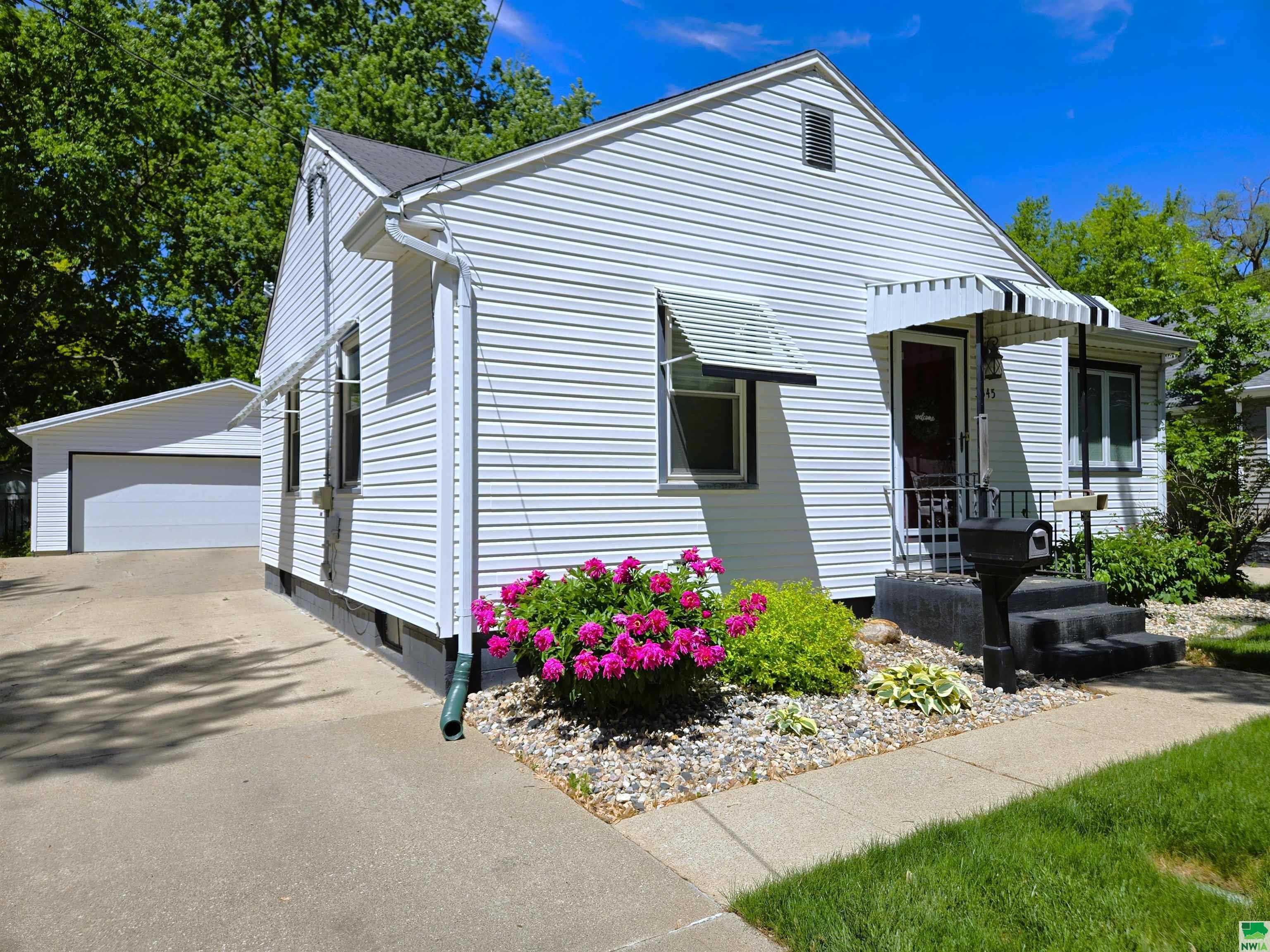 Property Photo: 3345 Concordia Dr IA 51104
