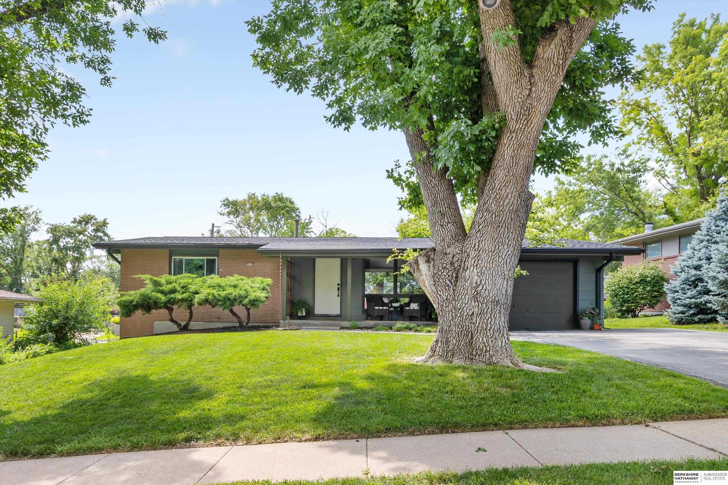 9638 Maple Drive  Omaha NE 68134 photo