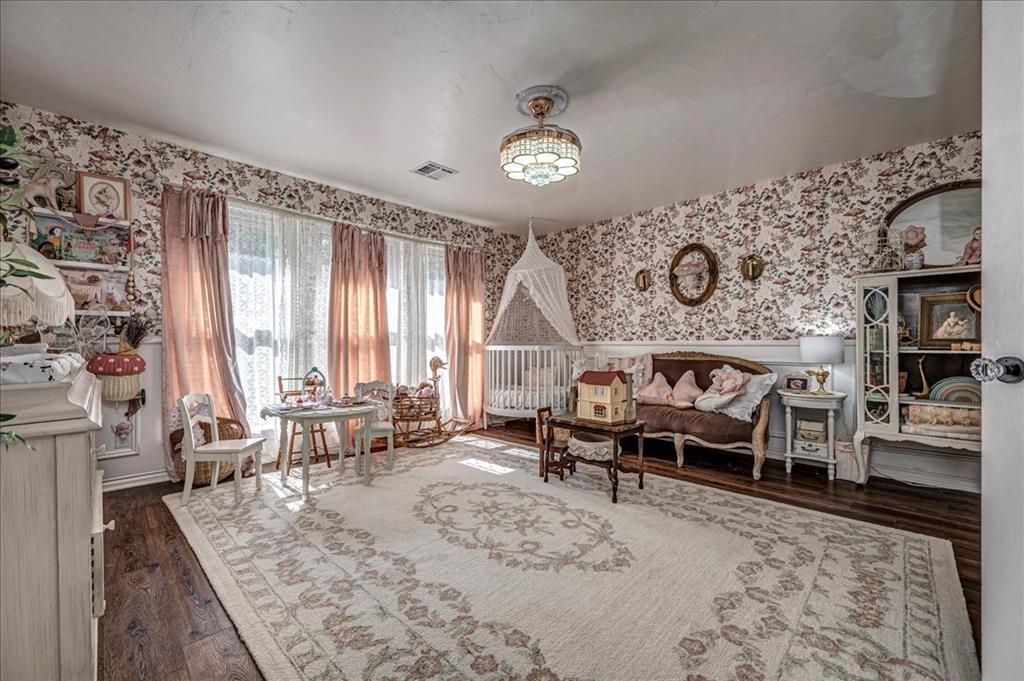 Property Photo: 1601 Hazelhurst OK 73013