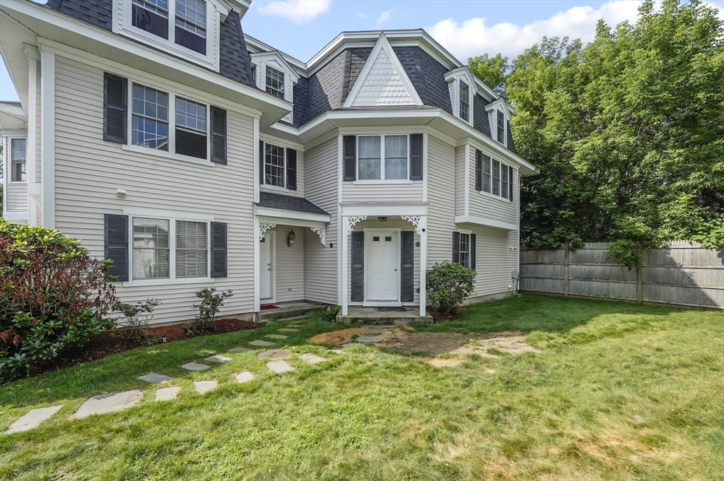 Property Photo: 14 Victoria Garden B MA 01701