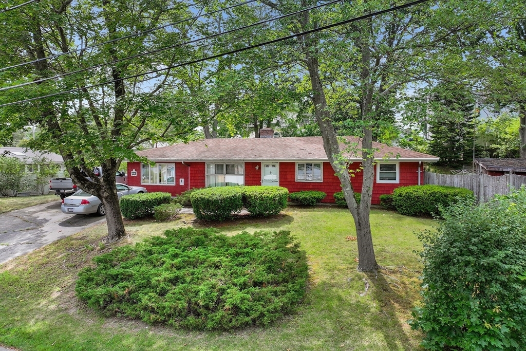 Property Photo:  2 Curwen Rd  MA 01960 