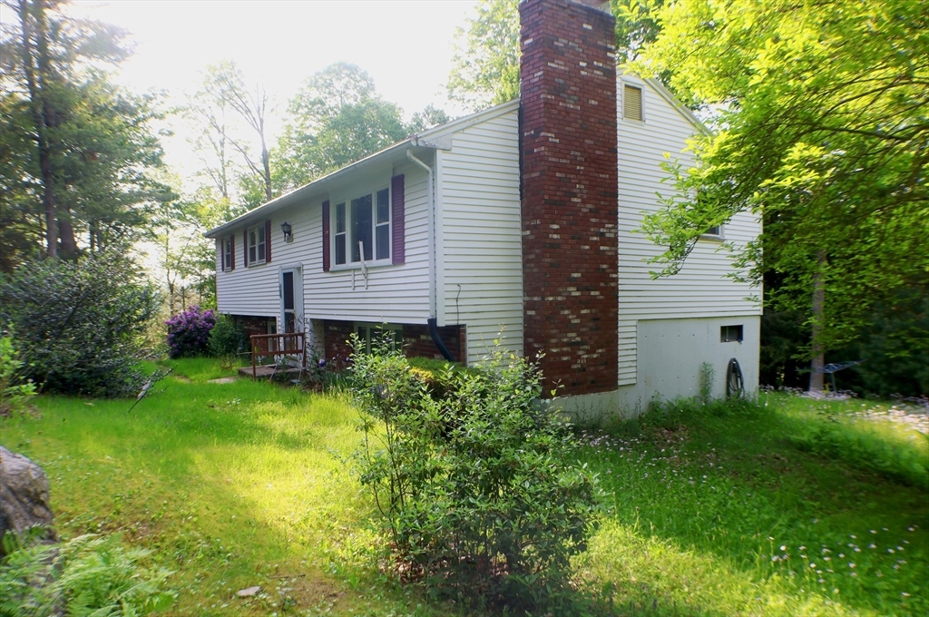 Property Photo:  2 Laurel Ln  MA 01562 