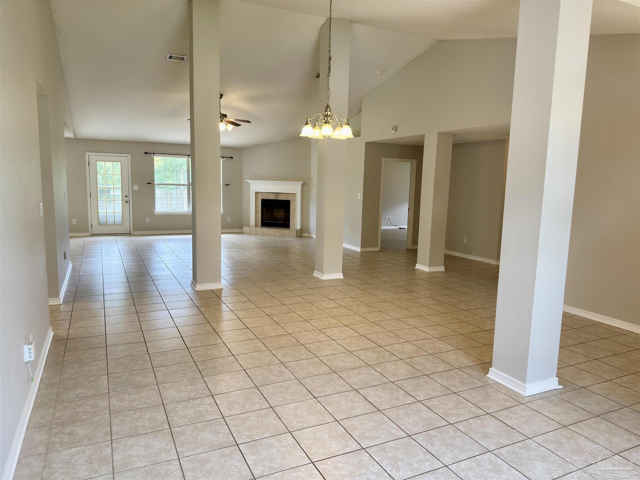 Property Photo: 11502 Aruba Dr FL 32506