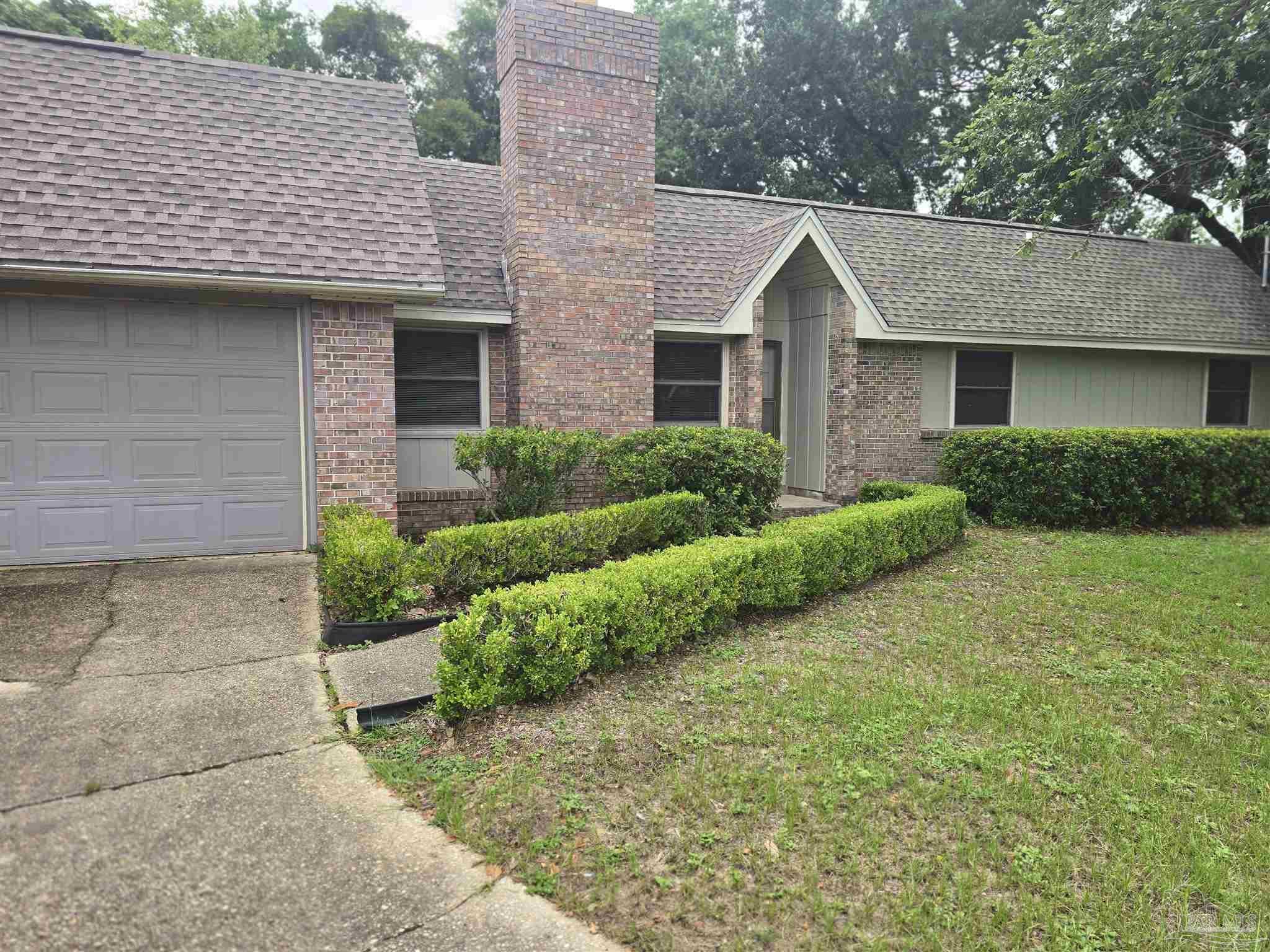 Property Photo: 5749 Langley Cir FL 32504