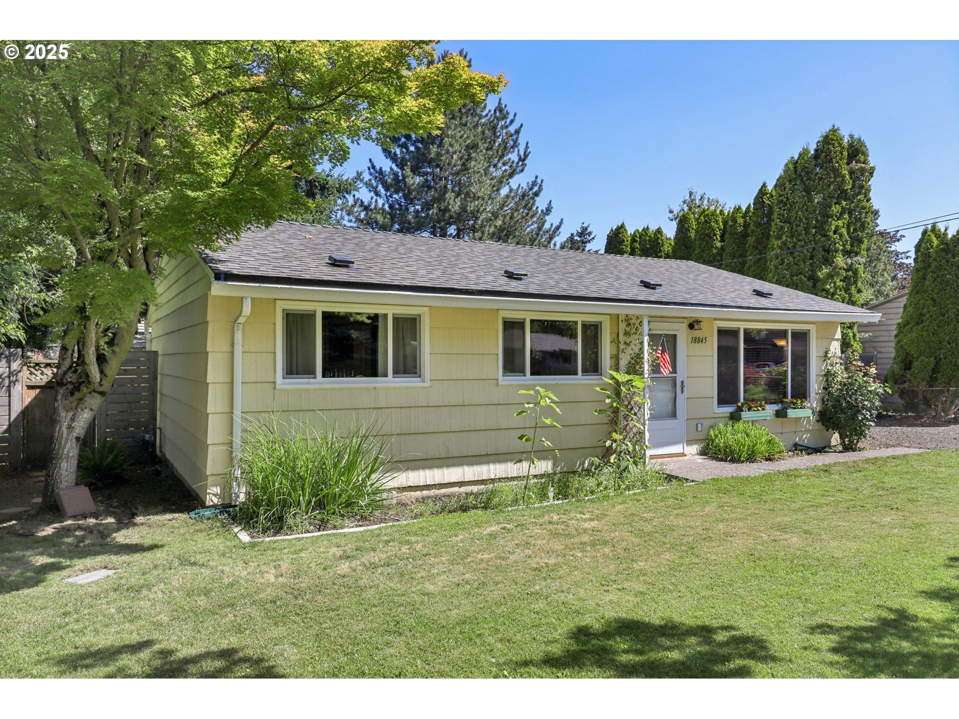 Property Photo: 18845 NE Couch Ln OR 97230