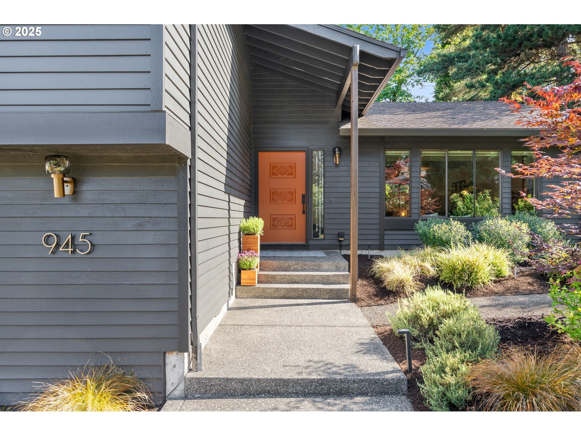 Property Photo: 945 NW Torrey View Ln OR 97229