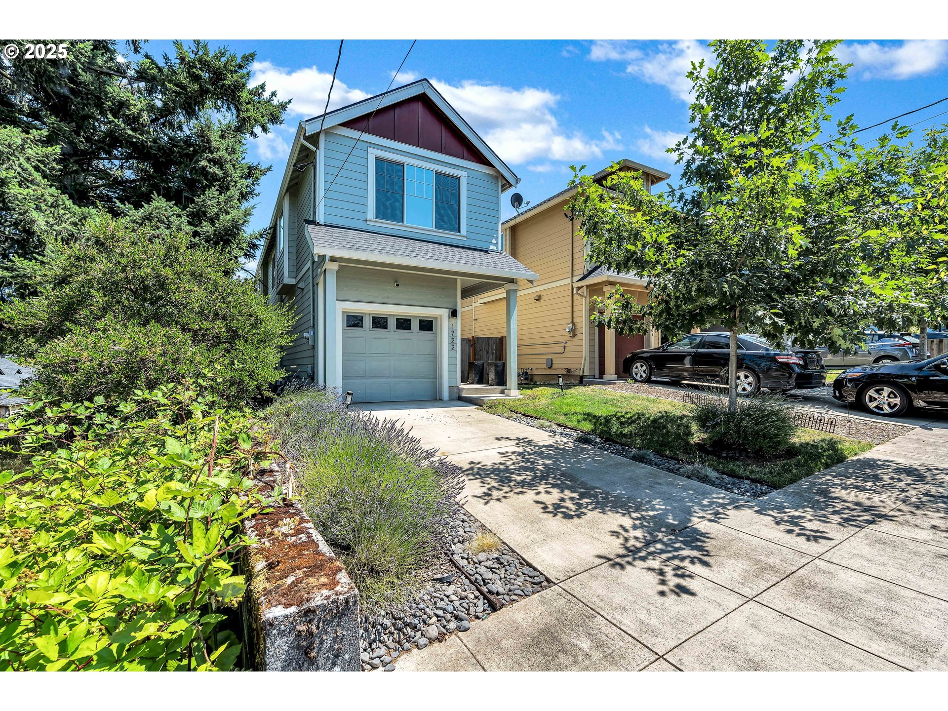 Property Photo: 1722 NE 80th Ave OR 97213