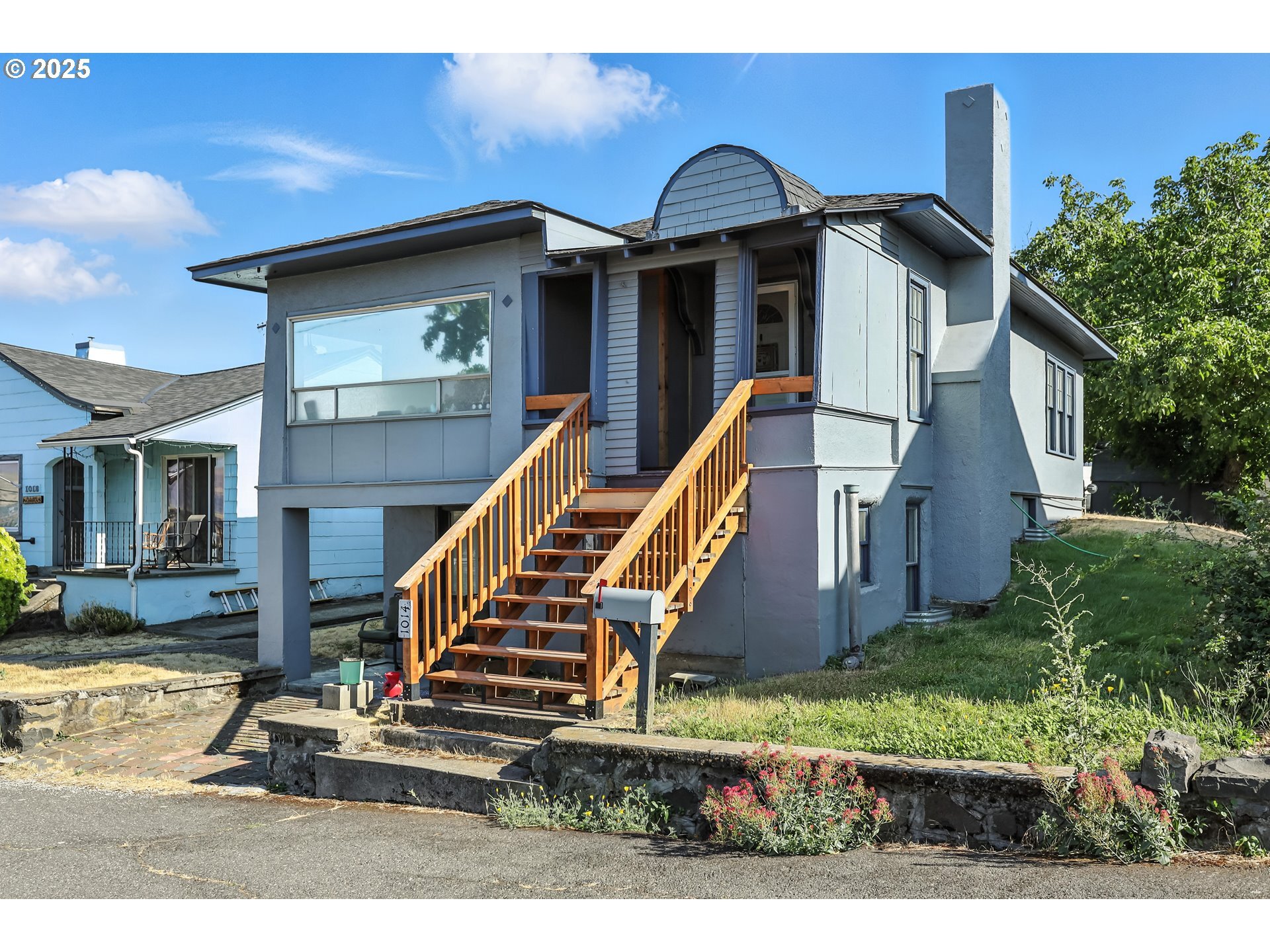 Property Photo: 1014 E 7th St OR 97058