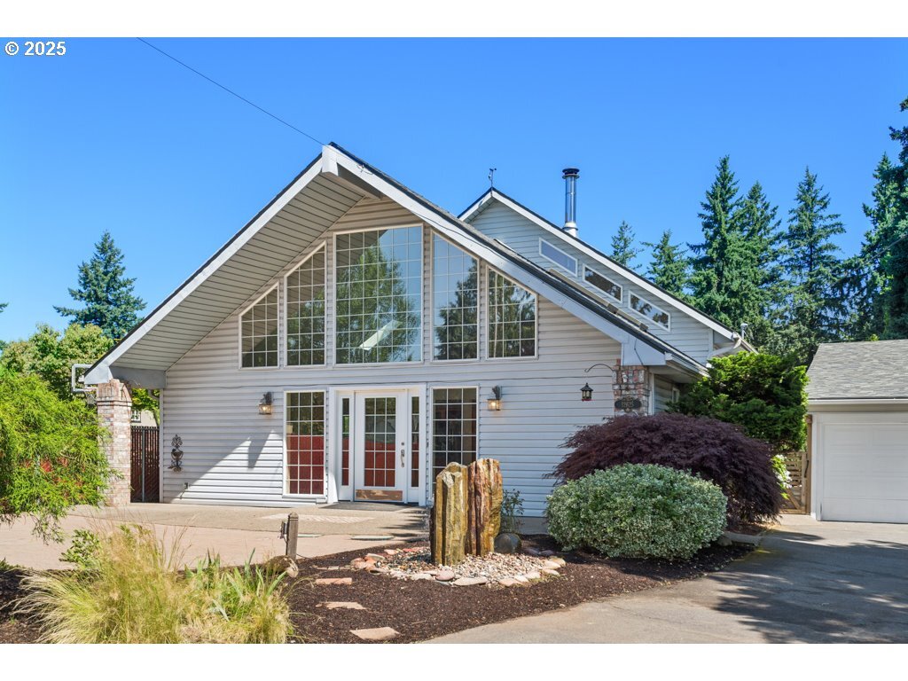Property Photo: 12625 SE Sherman St OR 97233