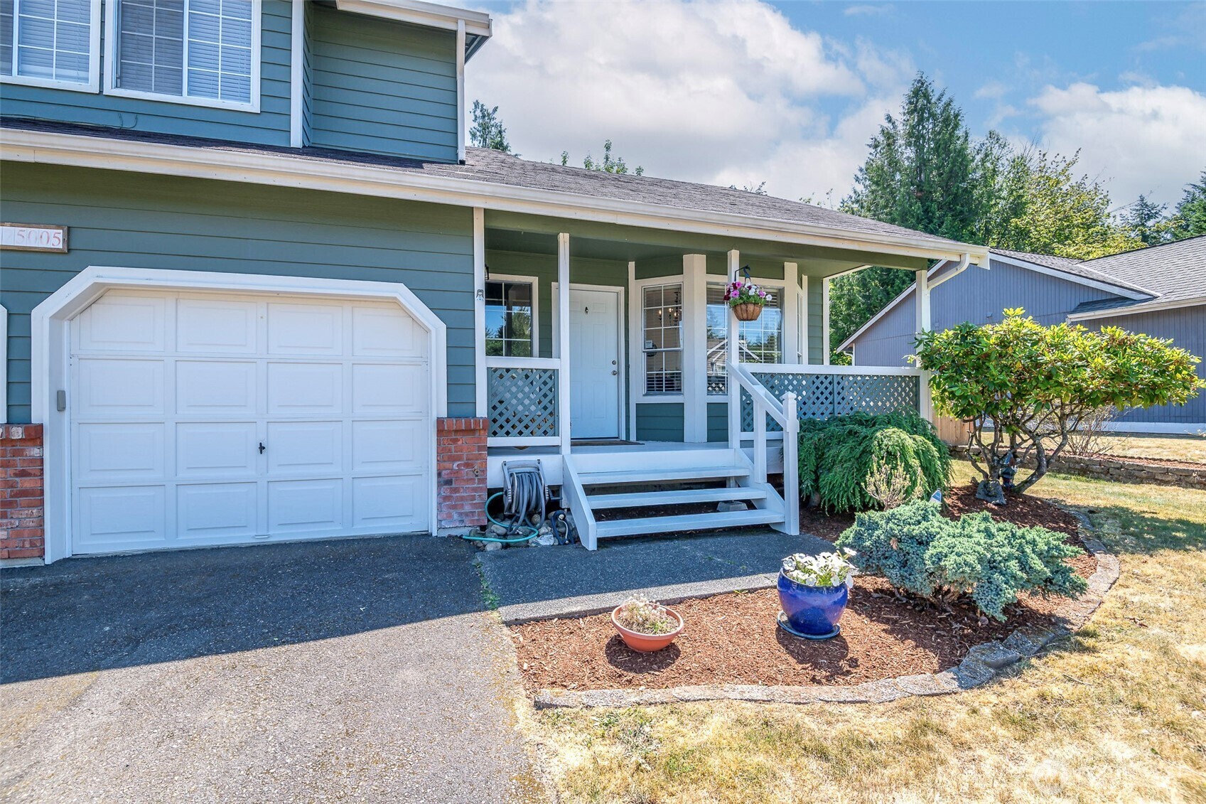 Property Photo:  25005  Summit Drive  WA 98010 
