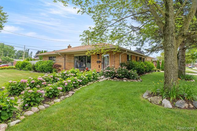 Property Photo: 8570 Rockland Street MI 48127