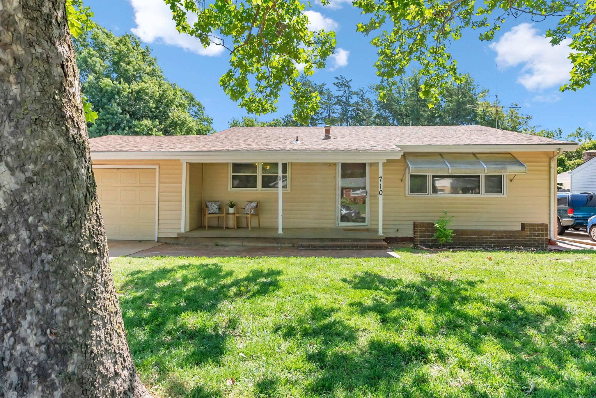 Property Photo: 710 Edgewood Dr KS 67110-1320