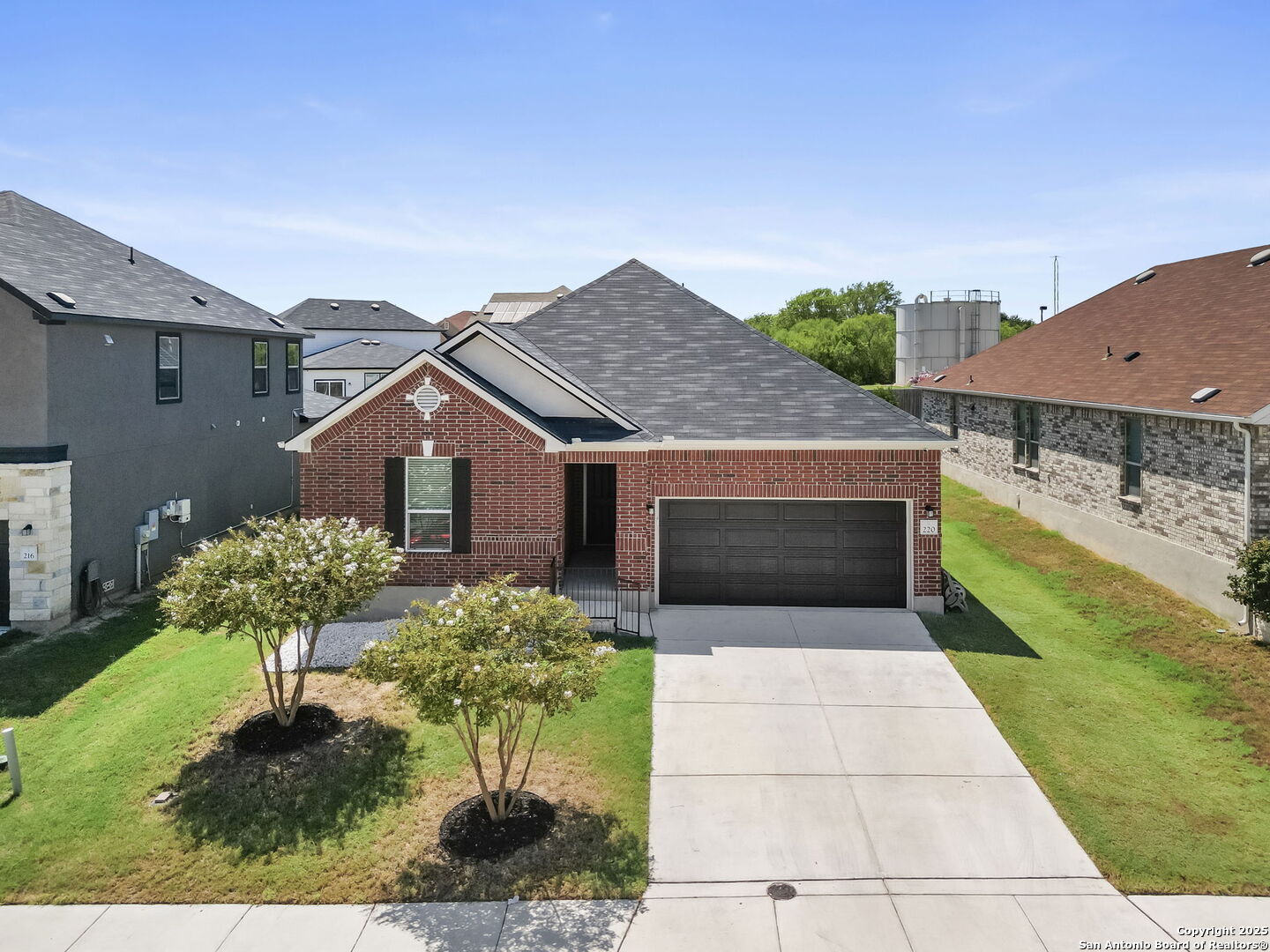 Property Photo:  220 Shadow Terrace  TX 78148 
