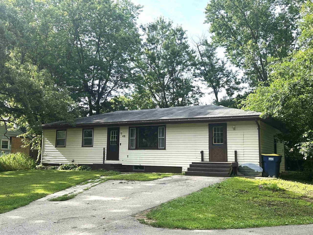 Property Photo: 418 East Acorn Drive WI 53511