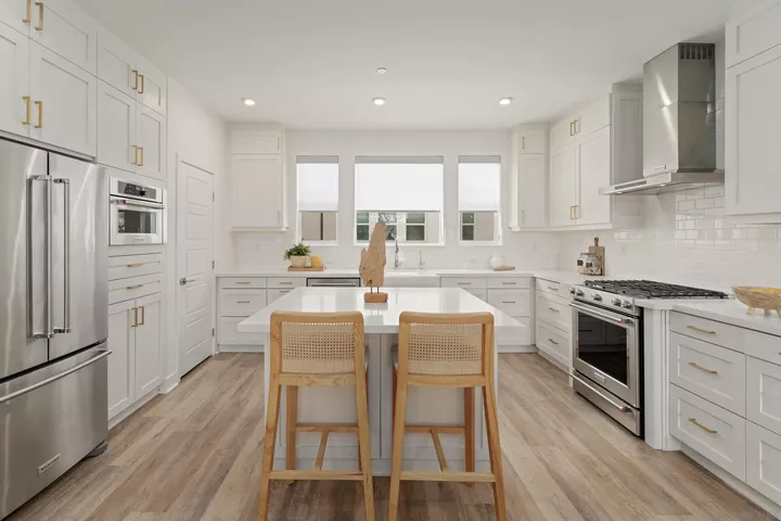 Property Photo:  2731 Via Avella  CA 92108 