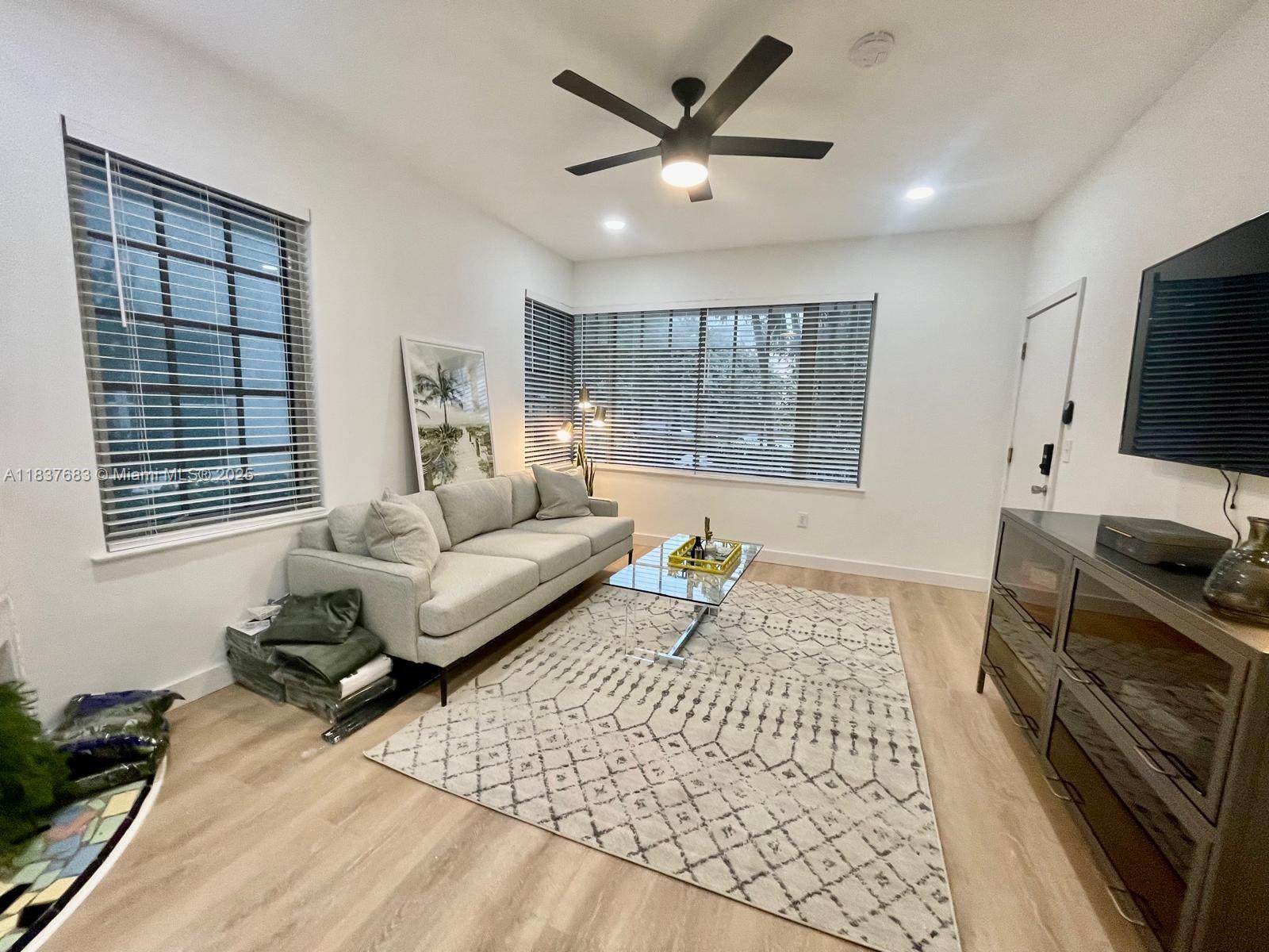 Property Photo: 936 Pennsylvania Ave 101 FL 33139