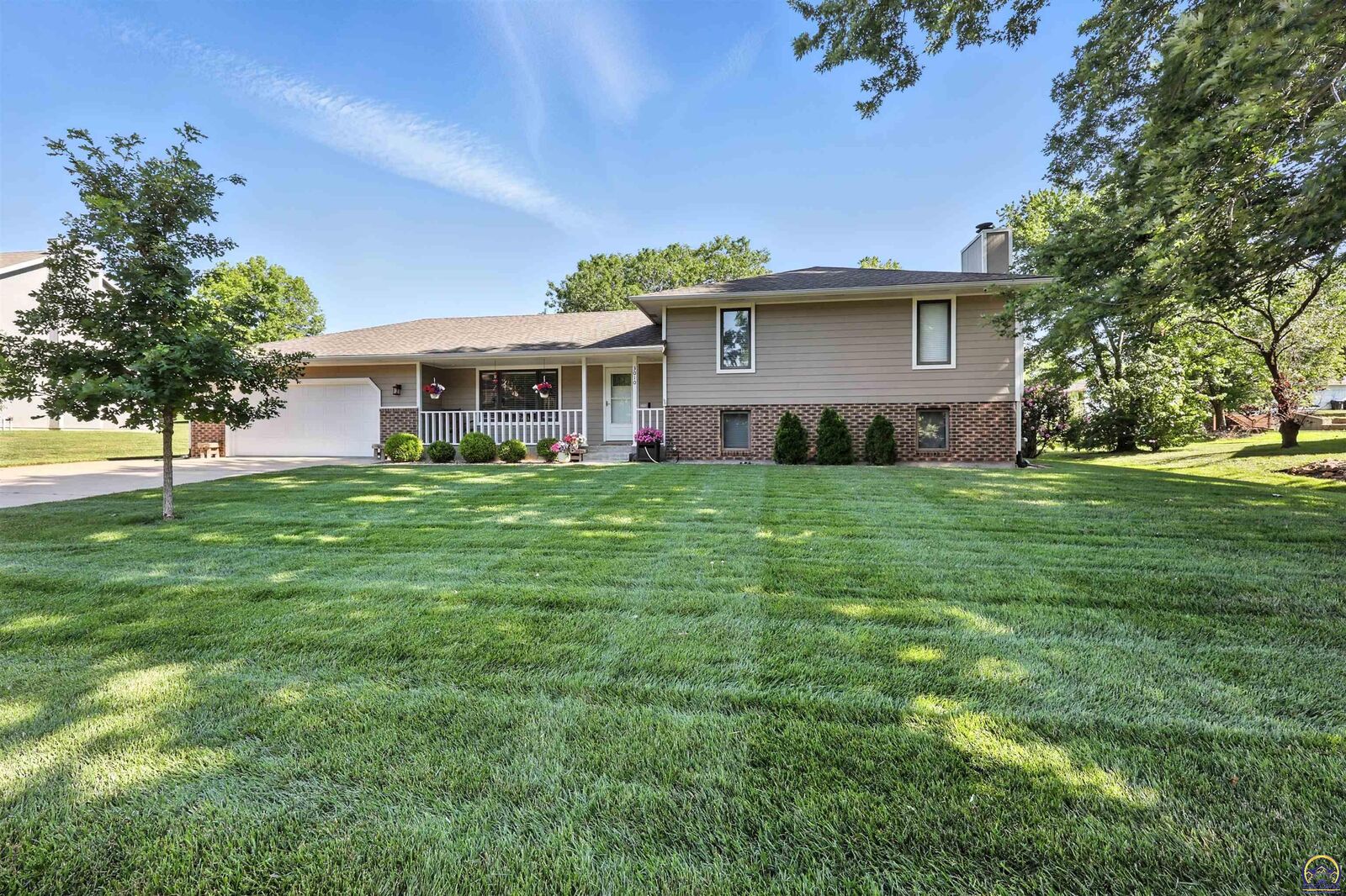 Property Photo: 3010 SE Virgo Ave KS 66605