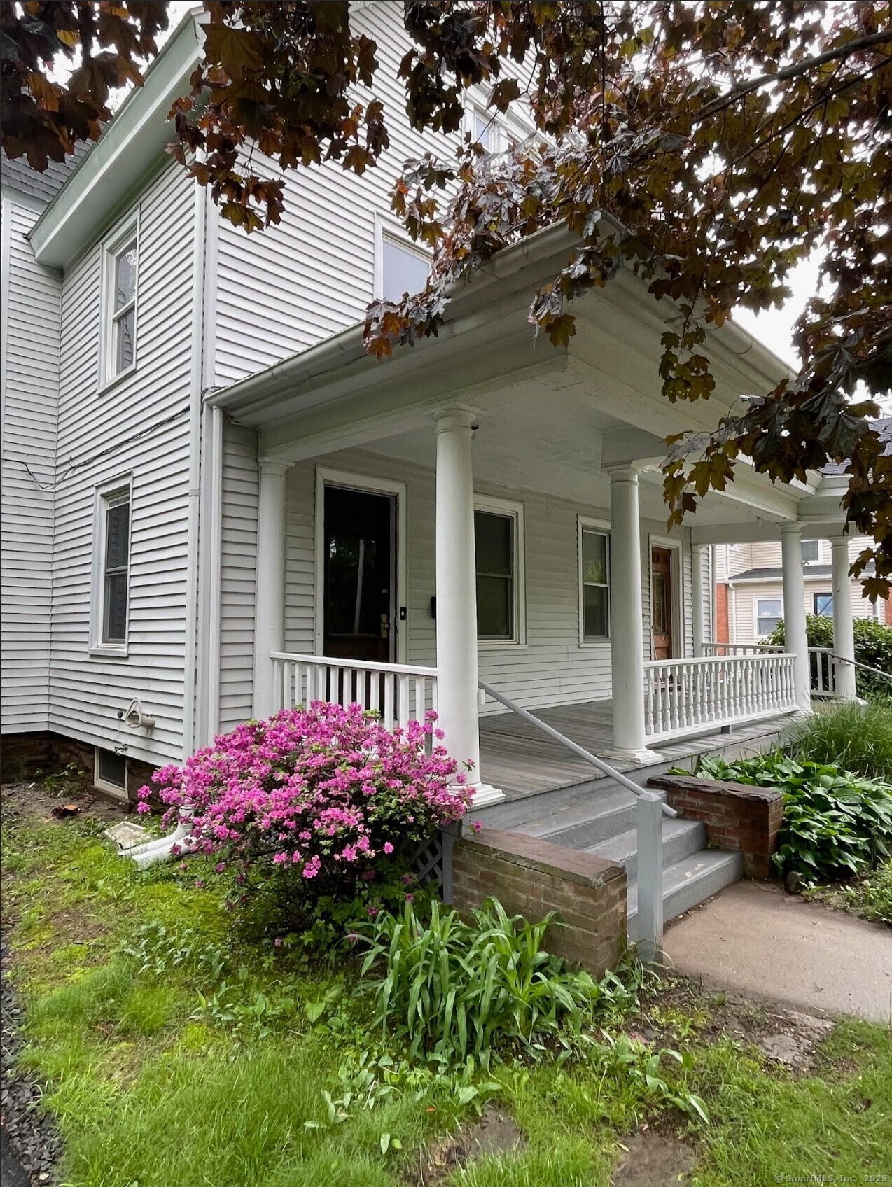 Property Photo: 1740 Farmington Avenue CT 06085