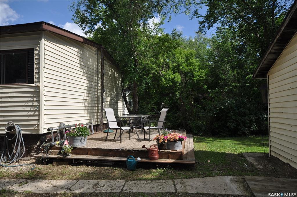 Property Photo: 204 Jura Street SK S0K 0Z0