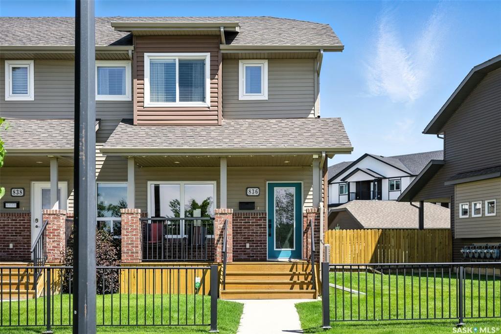 Property Photo: 836 Stensrud Road SK S7W 0M9
