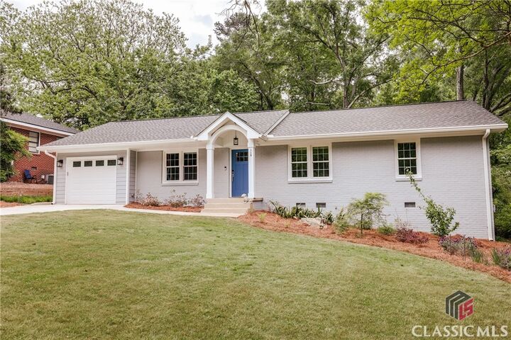 Property Photo: 115 Annes Court GA 30606
