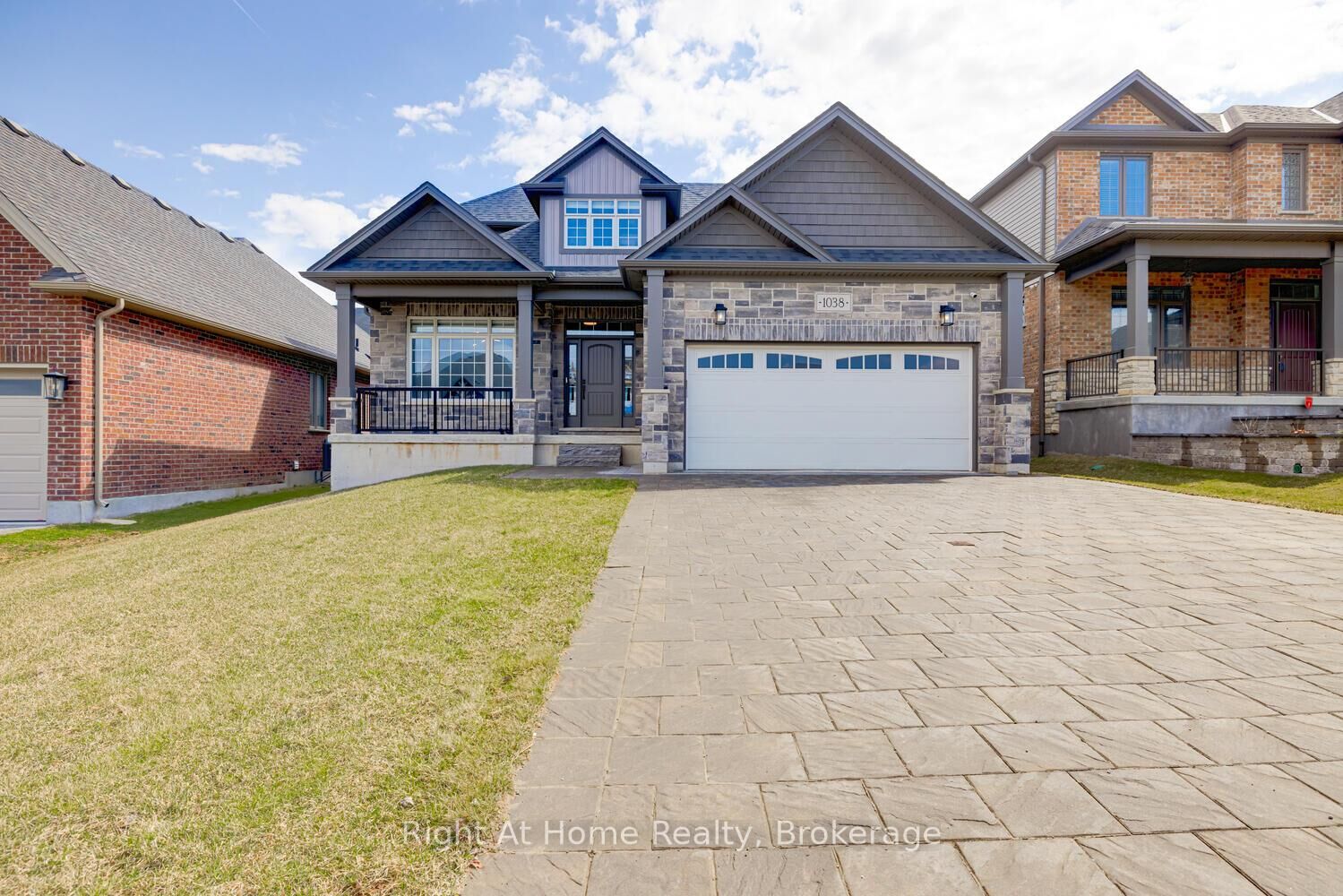 Property Photo:  1038 Trailsway Avenue  ON N6K 0J2 