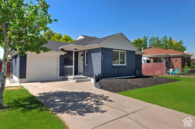 943 W Signora Dr  Salt Lake City UT 84116 photo