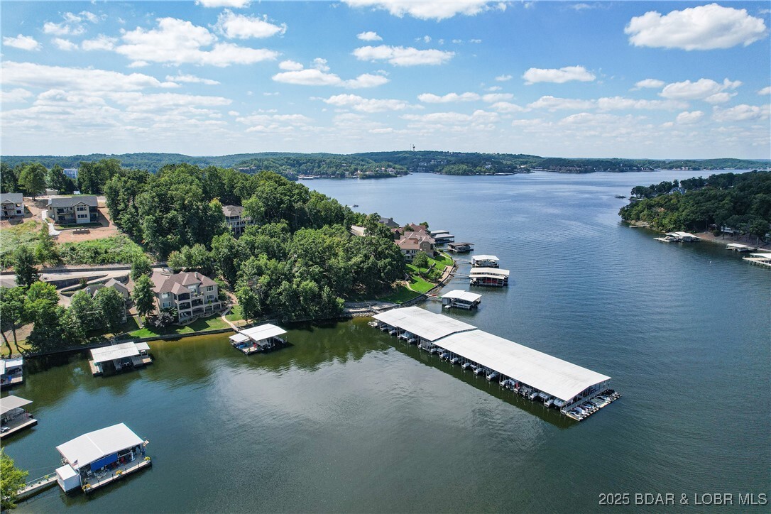 Property Photo: 1163 Beacon Pointe Circle MO 65049