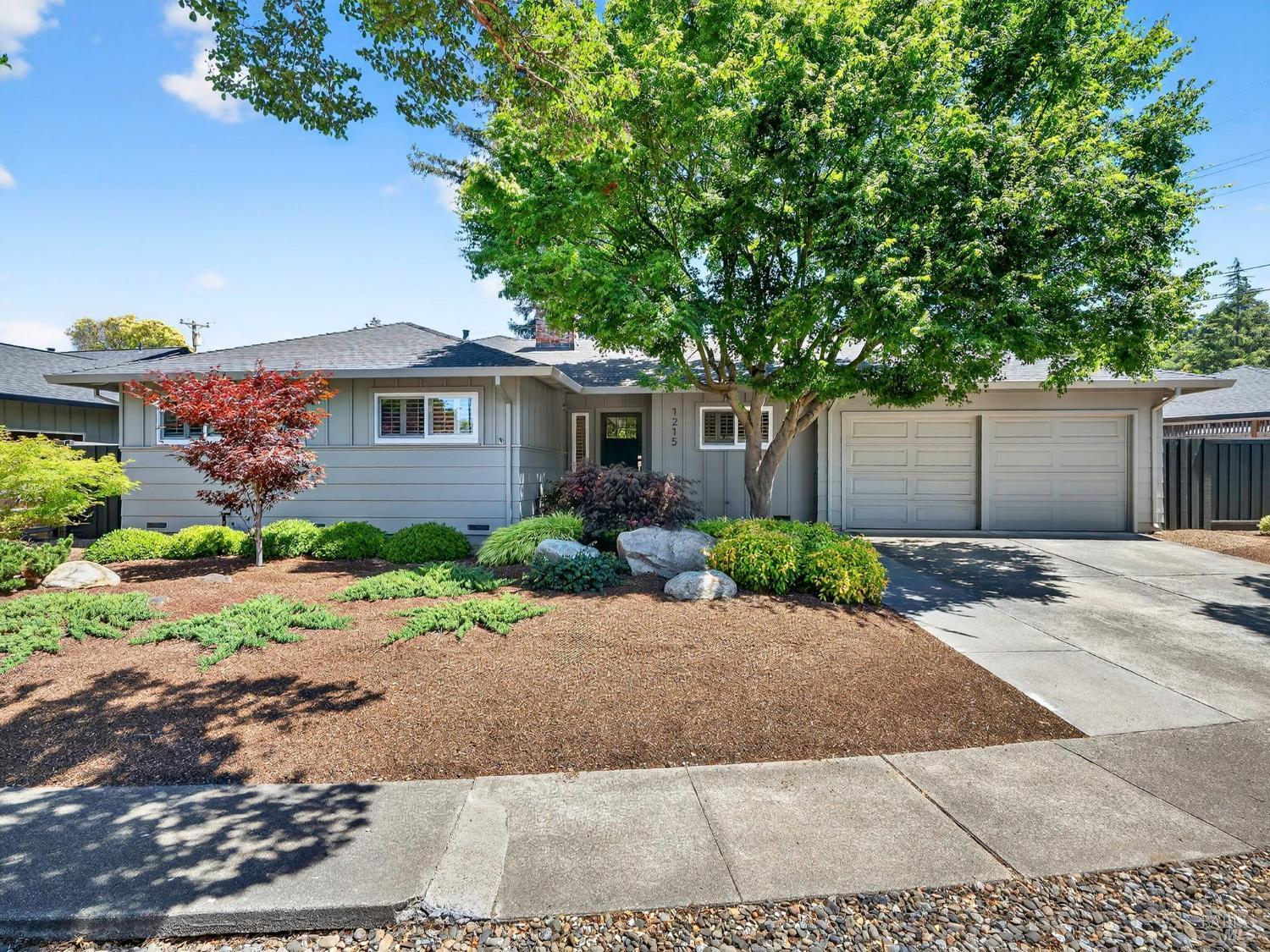 Property Photo: 1215 Moss Rock Court CA 95404
