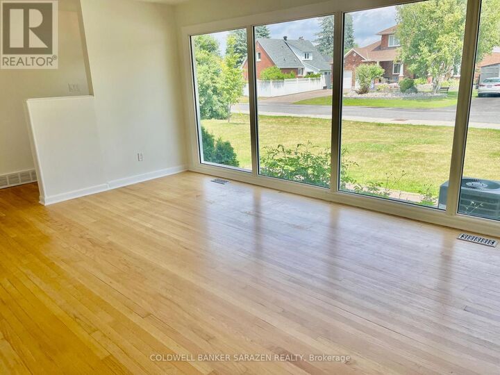 Property Photo:  18 Stinson Avenue  ON K2H 6N1