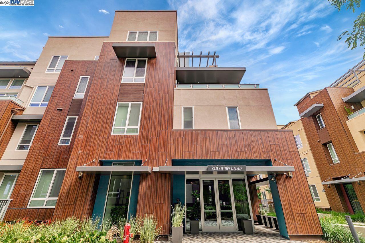 Property Photo: 2359 Halogen Cmn 209 CA 94539