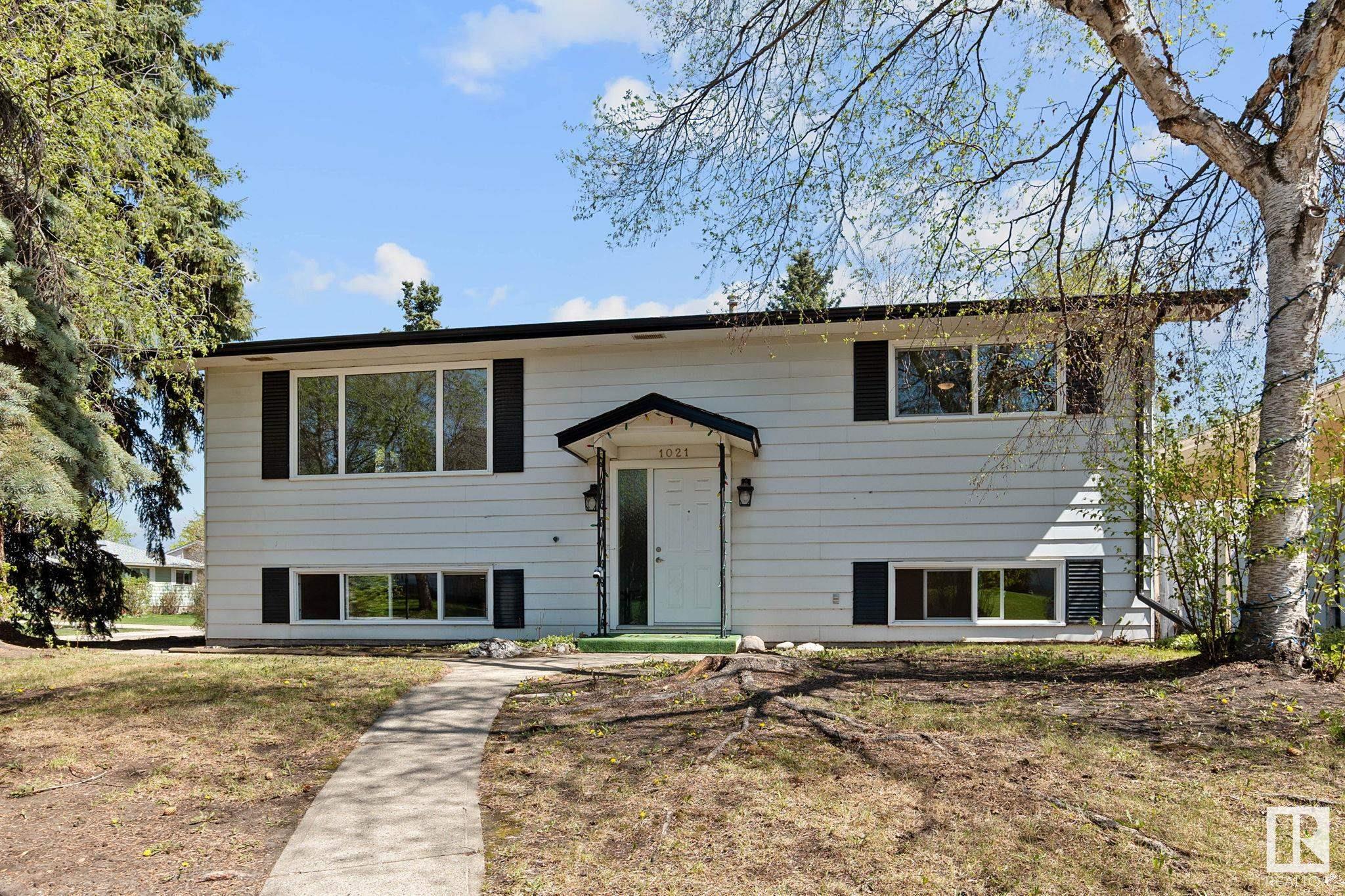 Property Photo:  1021 Haythorne Rd  AB T8A 1B4 
